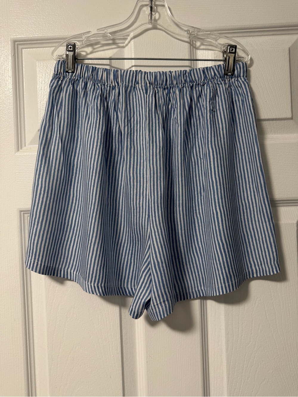 Salty Lemon Women’s Blue White Striped Pull On Shorts Rayon Elastic Waist Size L - Picture 2 of 9